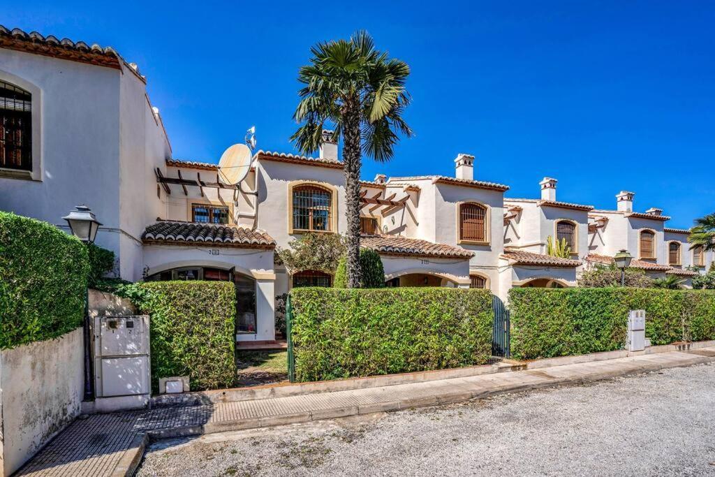 La Isla Casa Barnaby Villa Platja de Larenal Exterior photo
