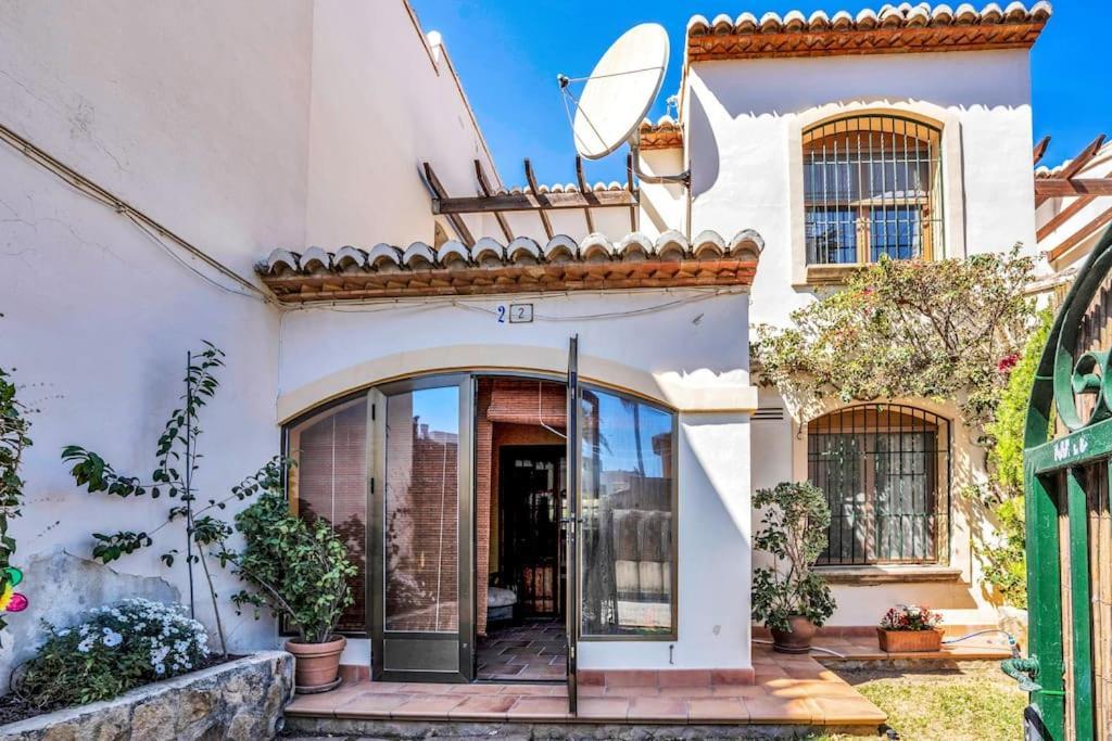 La Isla Casa Barnaby Villa Platja de Larenal Exterior photo